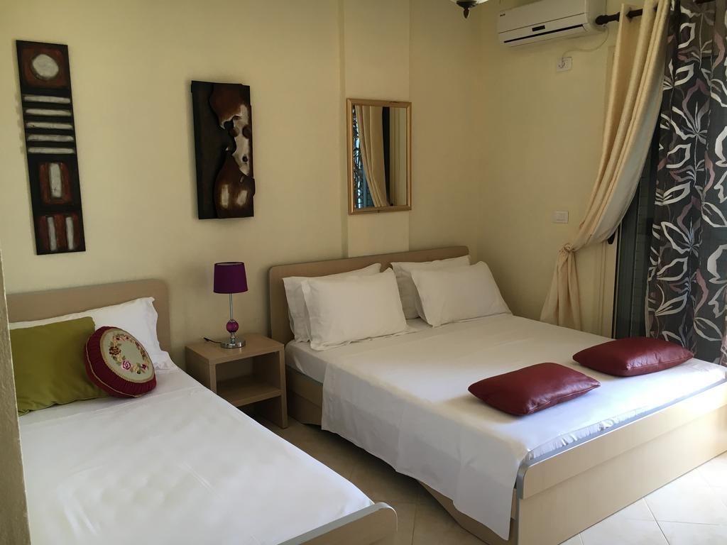Hotel Relax Dhërmi Habitación foto